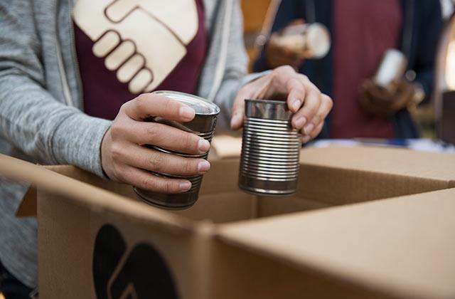 Unpacking food cans