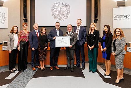 Group receives award